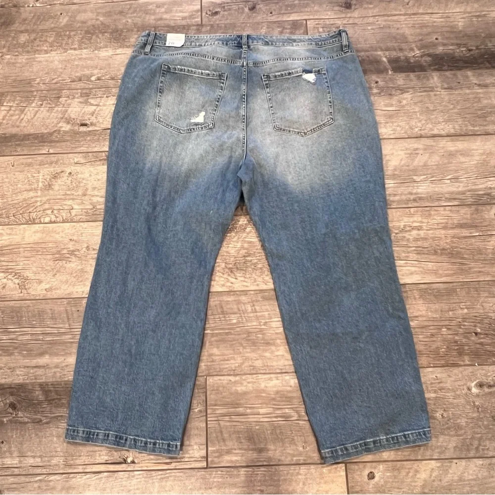 NWT Lane Bryant Distressed High Rise Classic Straight Leg Signature Fit Jeans 28